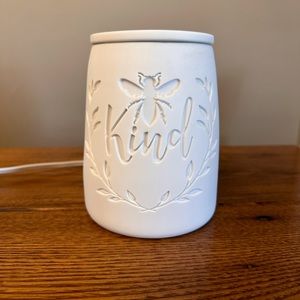 Bee Kind Scentsy Warmer